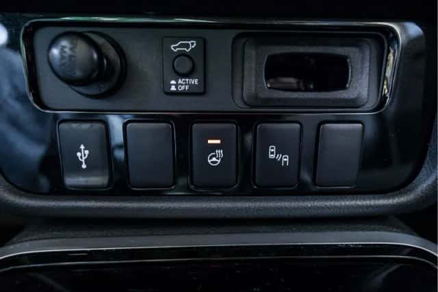 Mitsubishi Outlander (2019) thumbnail 68