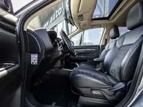 Mitsubishi Outlander (2019) thumbnail 10