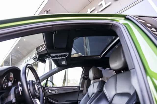 Porsche Macan (2018) thumbnail 14