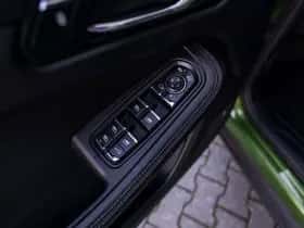 Porsche Macan (2018) thumbnail 24