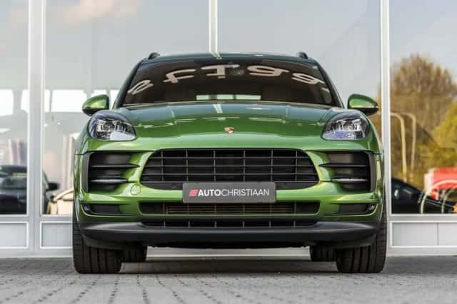 Porsche Macan (2018) thumbnail 4
