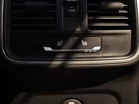 Porsche Macan (2018) thumbnail 32