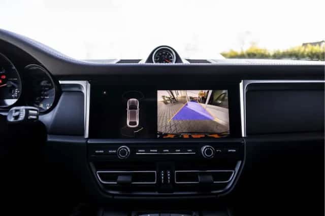 Porsche Macan (2018) thumbnail 33