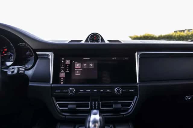 Porsche Macan (2018) thumbnail 37