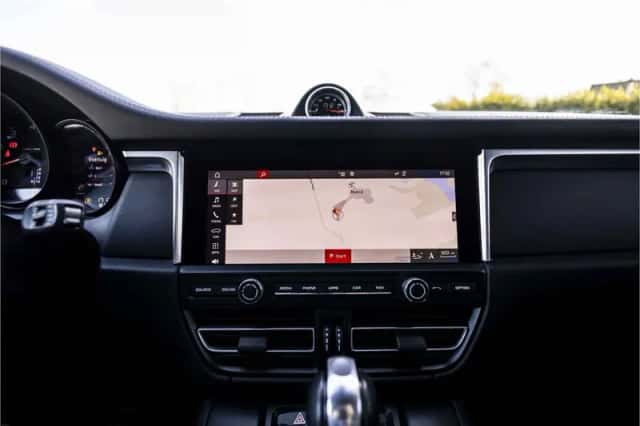 Porsche Macan (2018) thumbnail 39
