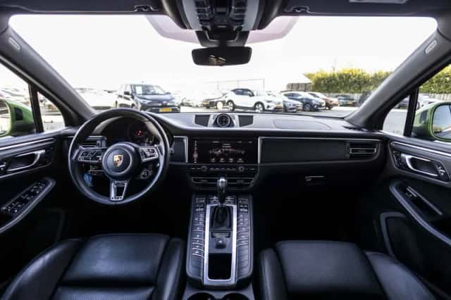 Porsche Macan (2018) thumbnail 40