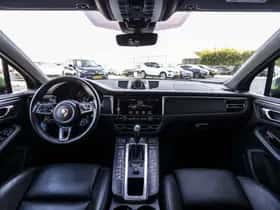 Porsche Macan (2018) thumbnail 40