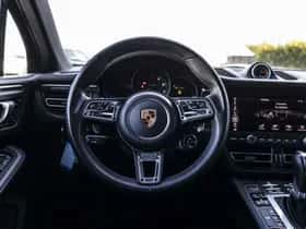 Porsche Macan (2018) thumbnail 58