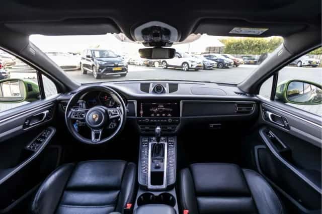 Porsche Macan (2018) thumbnail 7