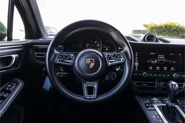 Porsche Macan (2018) thumbnail 8