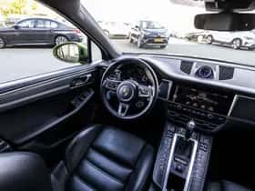 Porsche Macan (2018) thumbnail 73