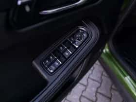 Porsche Macan (2018) thumbnail 74