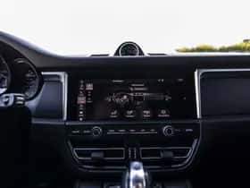 Porsche Macan (2018) thumbnail 86