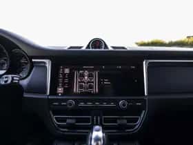 Porsche Macan (2018) thumbnail 88