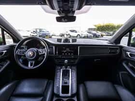 Porsche Macan (2018) thumbnail 90