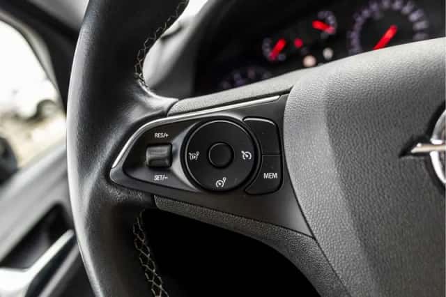 Opel Crossland X (2019) thumbnail 32
