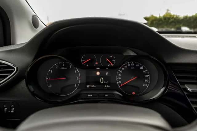 Opel Crossland X (2019) thumbnail 9