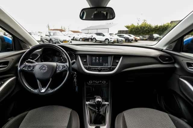 Opel Grandland X (2018) thumbnail 31