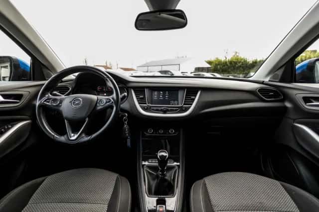 Opel Grandland X (2018) thumbnail 32
