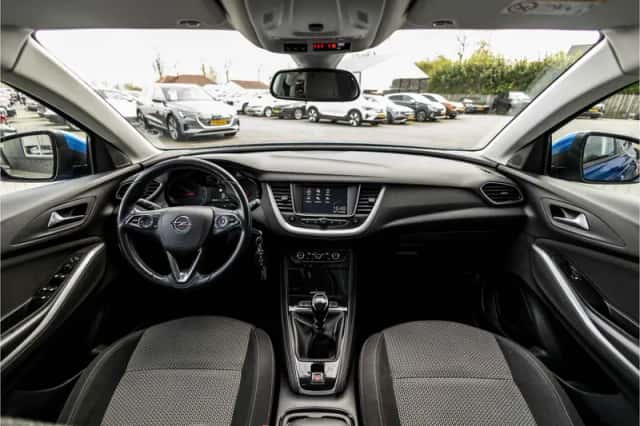 Opel Grandland X (2018) thumbnail 45