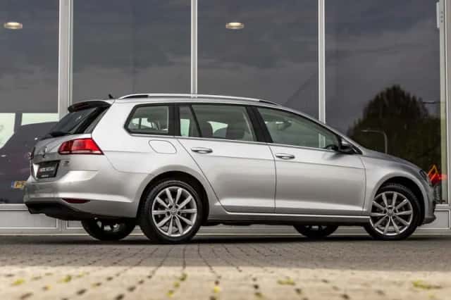 Volkswagen Golf (2015) thumbnail 3