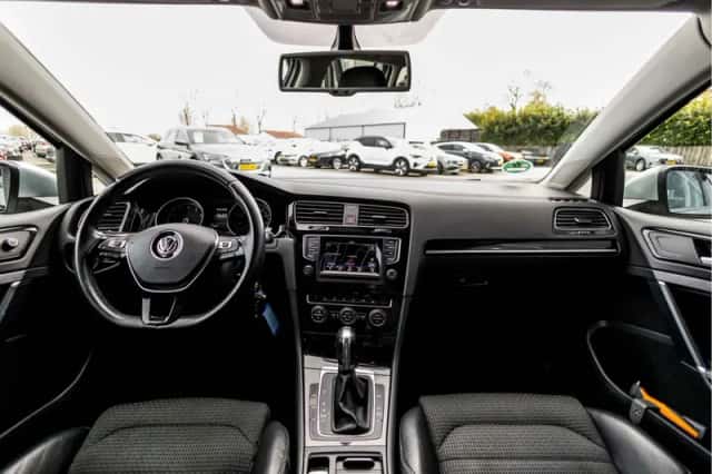 Volkswagen Golf (2015) thumbnail 22