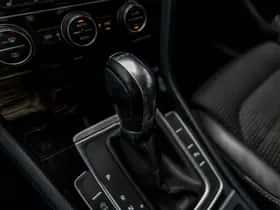 Volkswagen Golf (2015) thumbnail 23