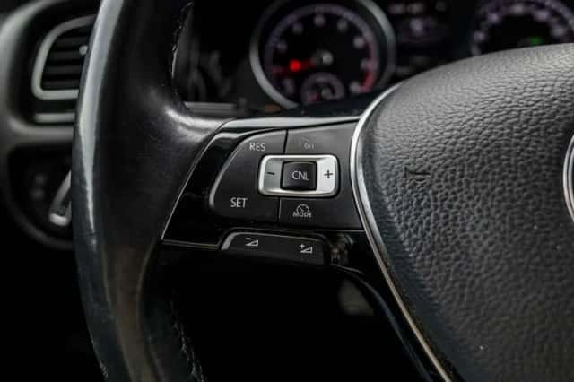 Volkswagen Golf (2015) thumbnail 31