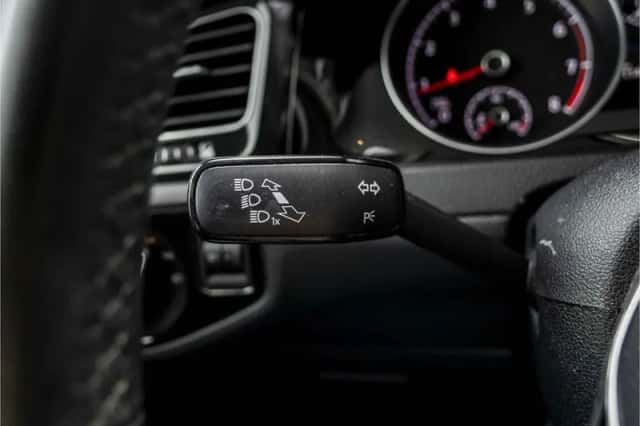 Volkswagen Golf (2015) thumbnail 33