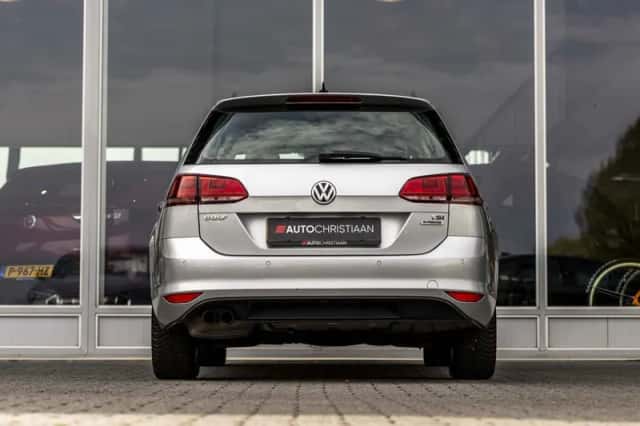 Volkswagen Golf (2015) thumbnail 5