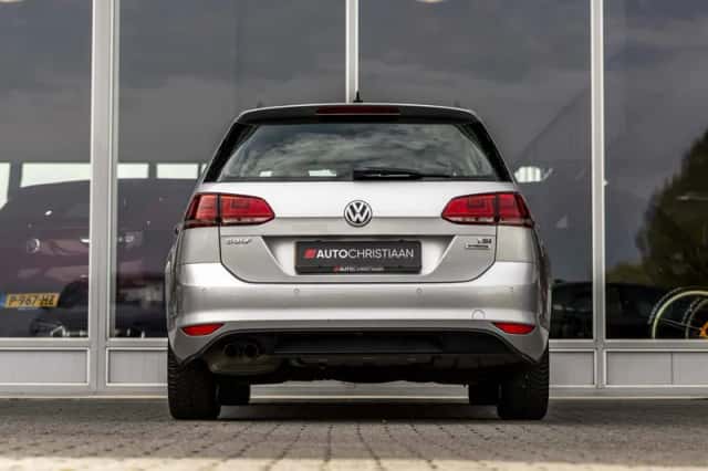 Volkswagen Golf (2015) thumbnail 41