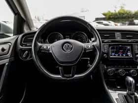 Volkswagen Golf (2015) thumbnail 44