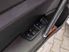 Volkswagen Golf (2015) thumbnail 57
