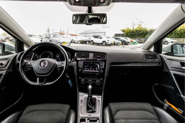 Volkswagen Golf (2015) thumbnail 58
