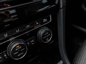 Volkswagen Golf (2015) thumbnail 60