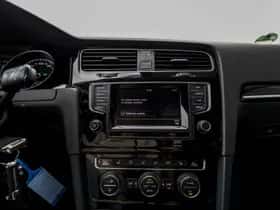 Volkswagen Golf (2015) thumbnail 65