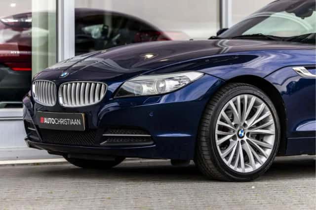 BMW Z4 (2011) thumbnail 14