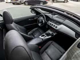 BMW Z4 (2011) thumbnail 23