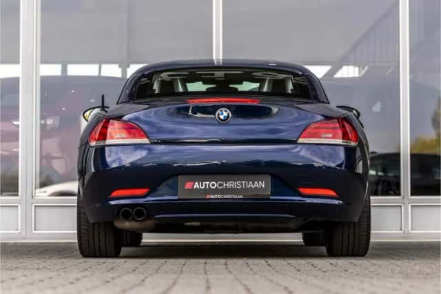 BMW Z4 (2011) thumbnail 40