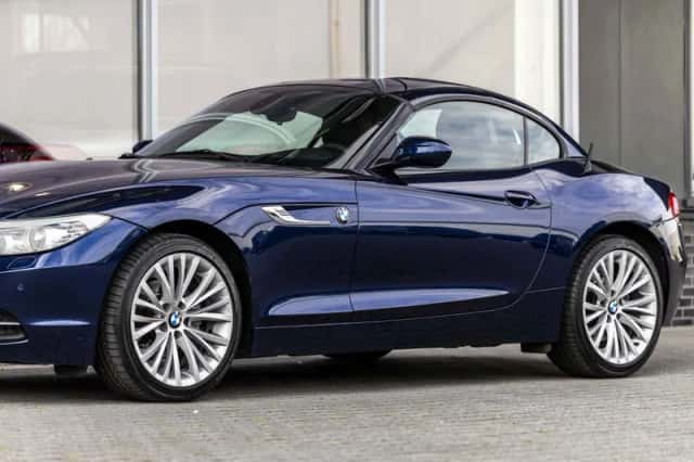 BMW Z4 (2011) thumbnail 50