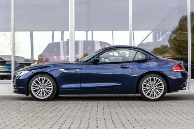 BMW Z4 (2011) thumbnail 6