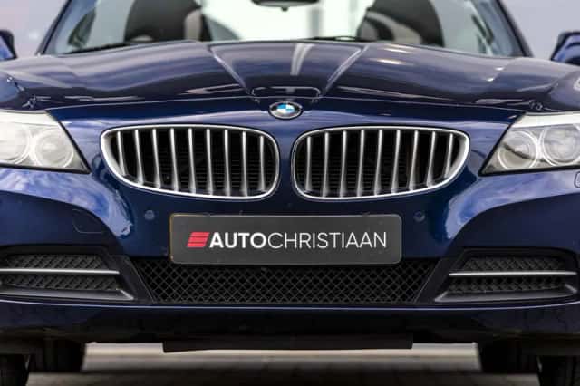 BMW Z4 (2011) thumbnail 51