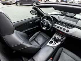 BMW Z4 (2011) thumbnail 59