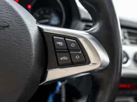 BMW Z4 (2011) thumbnail 65