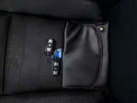 BMW Z4 (2011) thumbnail 69