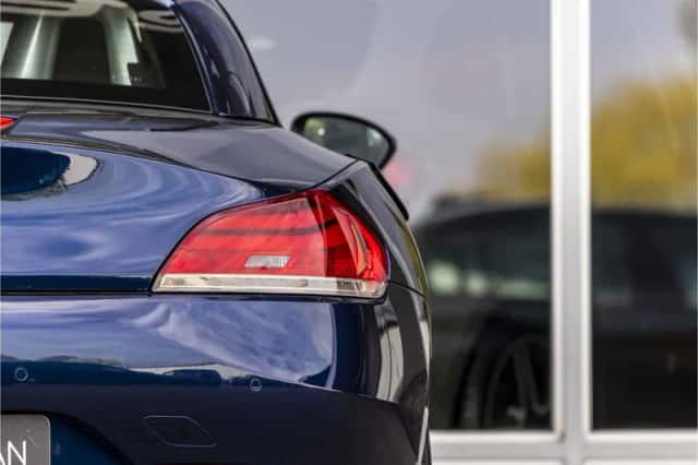 BMW Z4 (2011) thumbnail 71
