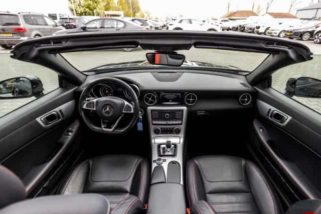 Mercedes-Benz SLC-Klasse (2016) thumbnail 44