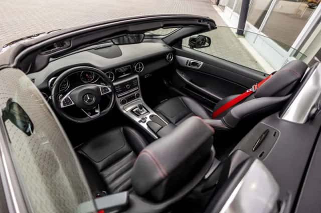 Mercedes-Benz SLC-Klasse (2016) thumbnail 59