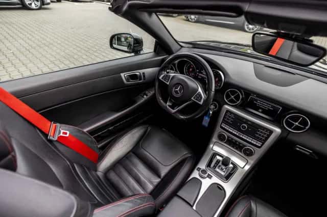 Mercedes-Benz SLC-Klasse (2016) thumbnail 61