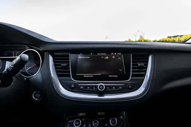 Opel Grandland X (2019) thumbnail 26